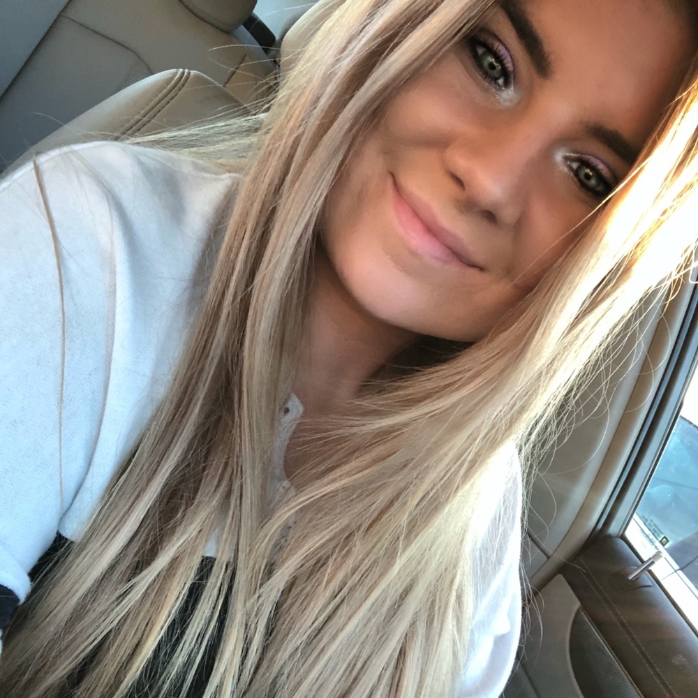 Meet your Posher, Carly